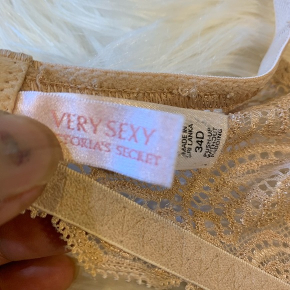 Victoria’s Secret Vary Sexy Lace Bra Size 34D - Picture 7 of 8